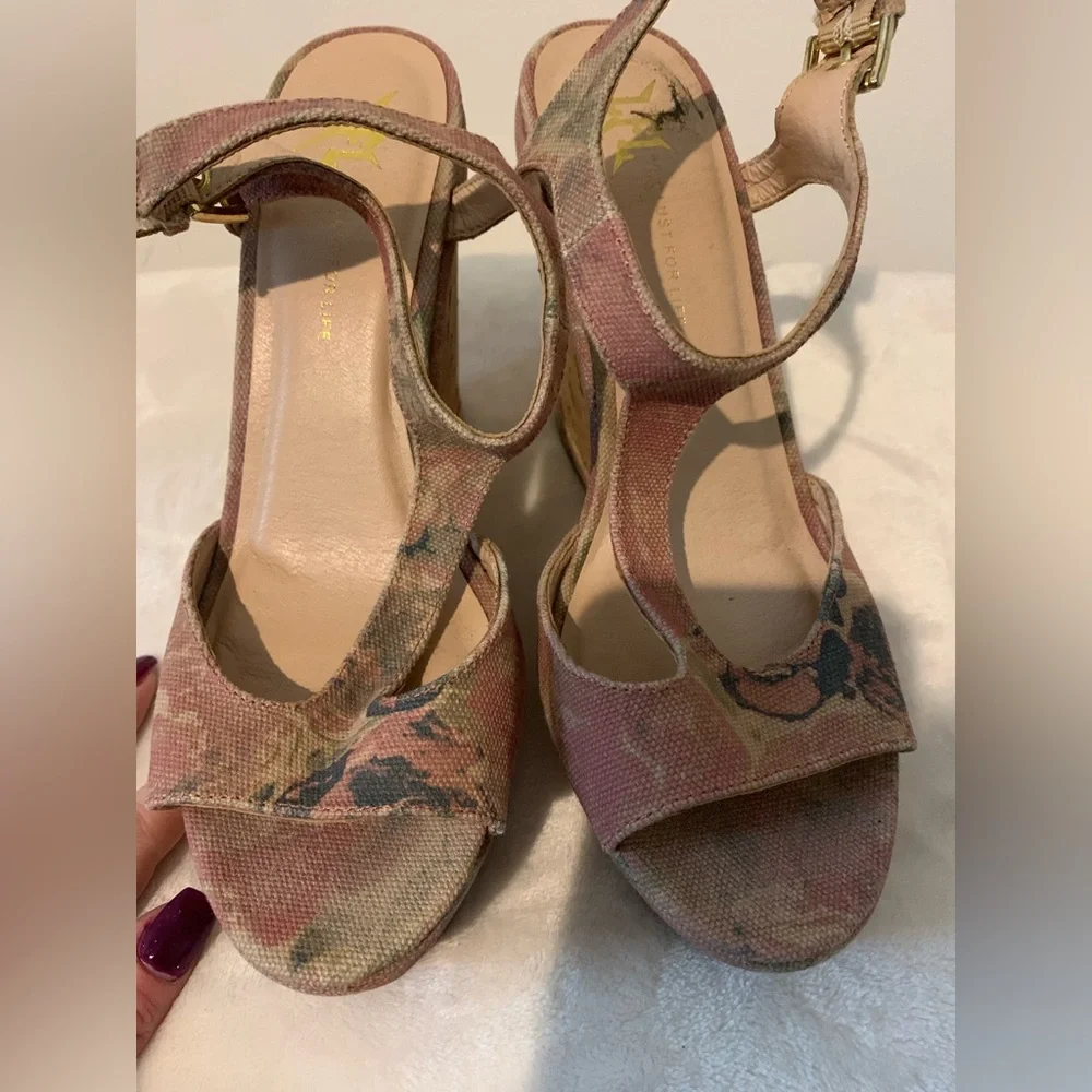 LFL by Lust for Life Wedge Heel 7.5 Floral Print Summer Vacation Bridal Shoes